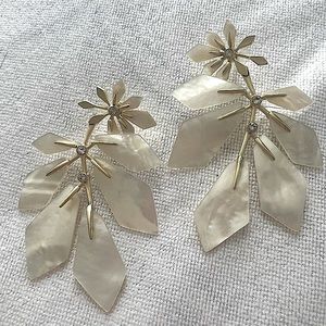 Kendra Scott White mother of Pearl Jaylin earring